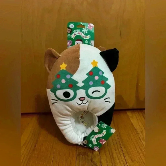 Squishmallows Christmas Cam the Cat Slippers Size 4/5 NWT - Picture 3 of 8